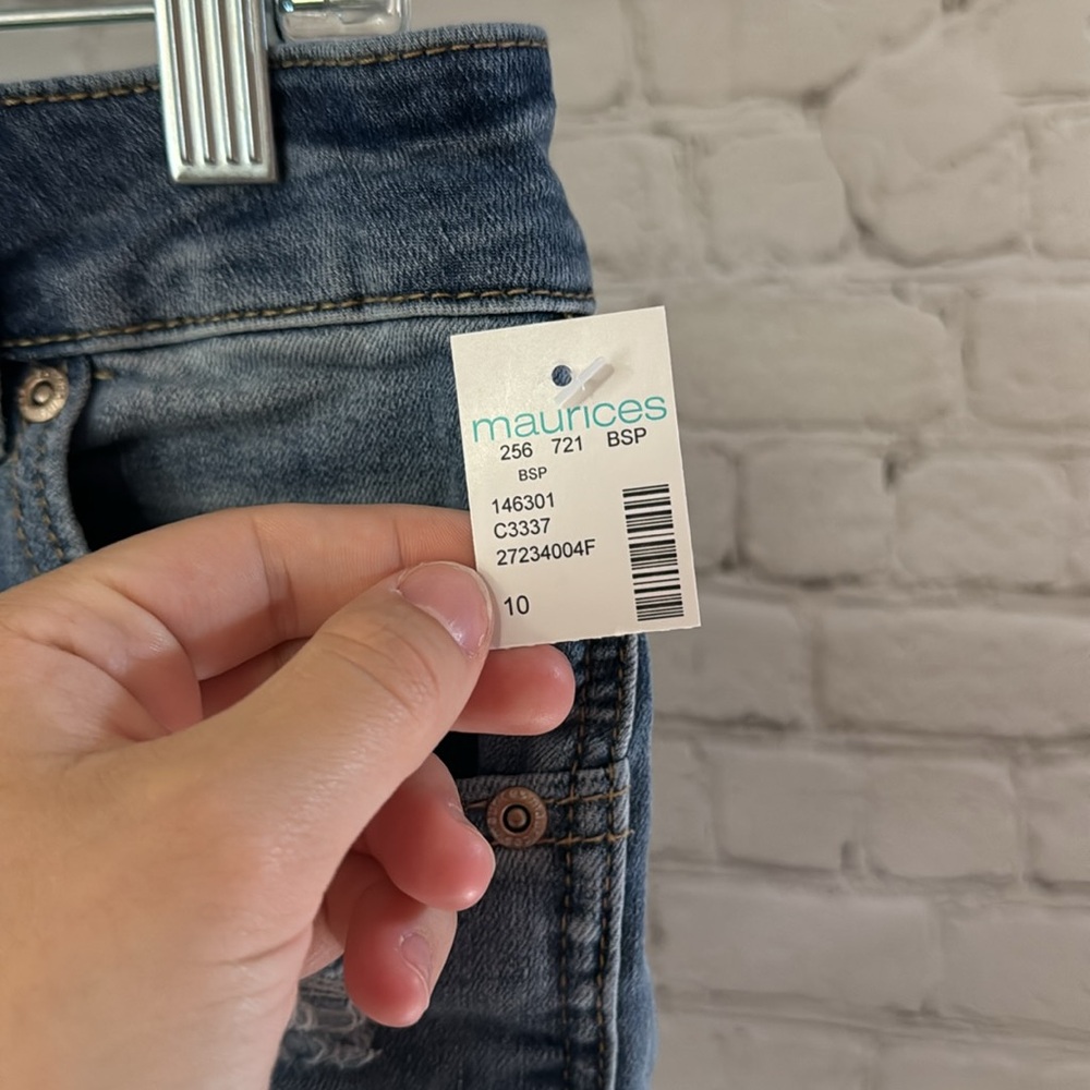 NWT M Jeans by Maurices Mid-Rise Jean Shorts - Picture 2 of 8